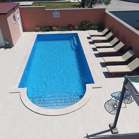 House Monte Cherpo Пула Екстериор снимка